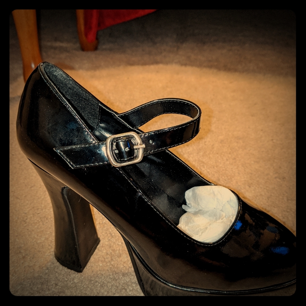 Black Mary Jane heels